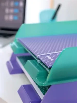 Deska s gumičkou "Colour‘Breeze", levandulová, kartonová, A4, ESSELTE 628495 OFERTA office vše pro kancelář Dokud Zásoby Vydrží